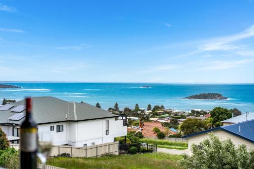 Seaview at the Bay - Wi-Fi - Oceanview - Near Beach - No Linen Included