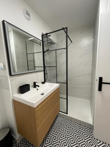 New fully equiped appartment with parking in Saint Mande