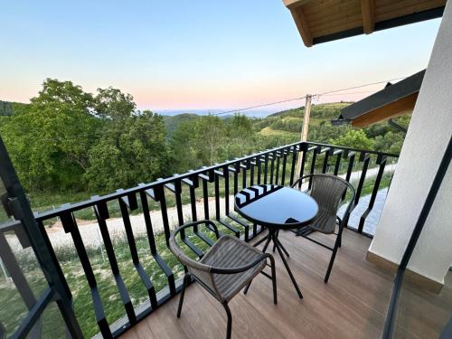 balkon/terras, Cabana Brad Apuseni in Valea Manastirii