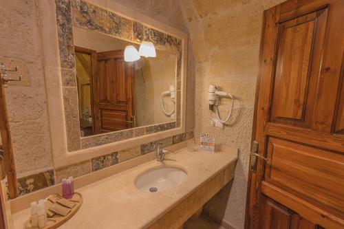 Osmanbey Cave House Room Type - Standard Stone Twin Room 104