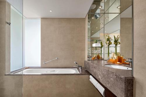 room detail thumbnail 2