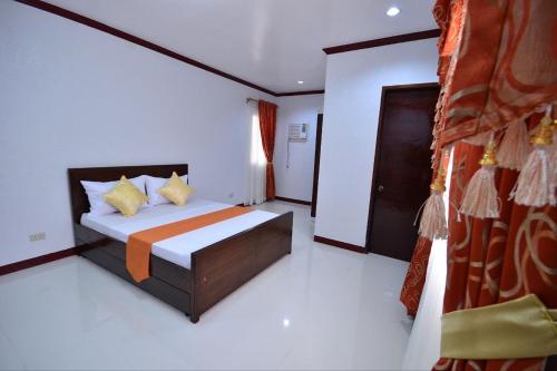1 queen bed