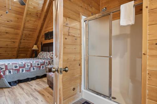 Absolutely Wonderful #304 by Aunt Bug's Cabin Rentals - image 9