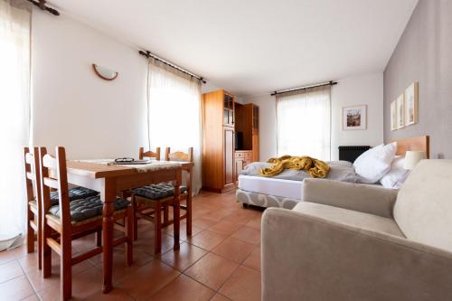 Studio Apartment with Balcony