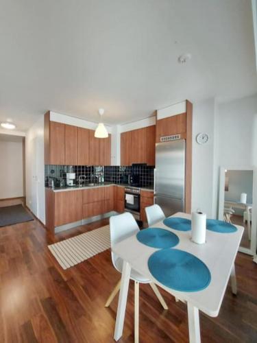 Kotimaailma Helsinki - 1BR, Tapiola in Tapiola