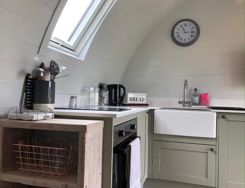 Kitchen, Sandy Meadow Escapes in Achmelvich
