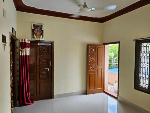 Shriya Home Stay - image 4