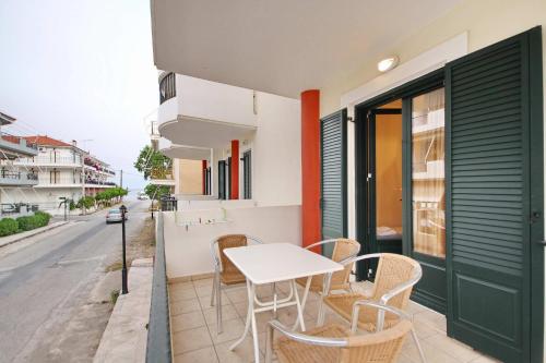 Efi's studios in Paralio Astros