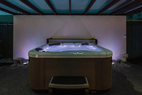 Hidden Gem of Christchurch - Sleeps 13 in Wigram