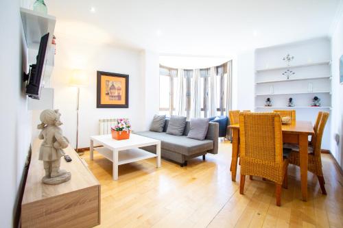 2 bedrooms, 4 beds