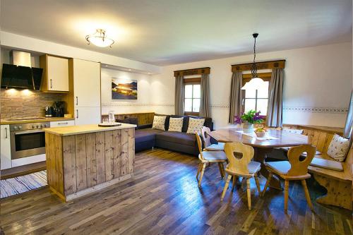 Gassenhof in 凱撒山麓戈英