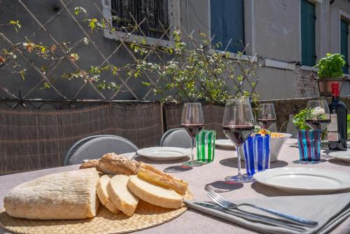 Ca' dell' Artista with Balcony and Terrace - image 12
