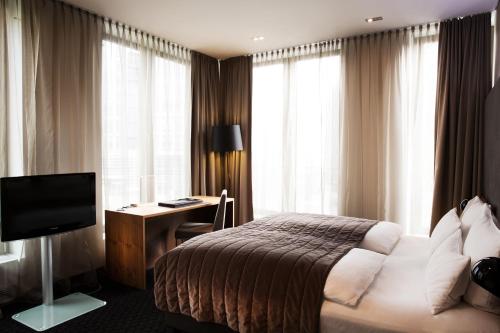 COSMO Hotel Berlin Mitte Room Type - Deluxe Double Room