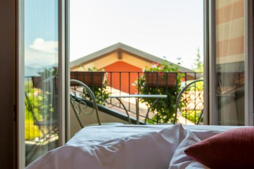 Hotel Cortese - Tap to explore photos