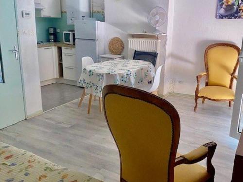 Studio lumineux avec balcon, Wi-Fi, proche des thermes d'Amélie-les-Bains - FR-1-703-52 - Saint-Laurent-de-Cerdans