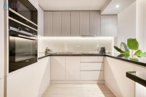 Luxurious 1BR Blvd Central Tower - image 7