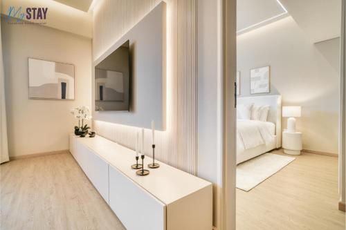 Luxurious 1BR Blvd Central Tower - image 9