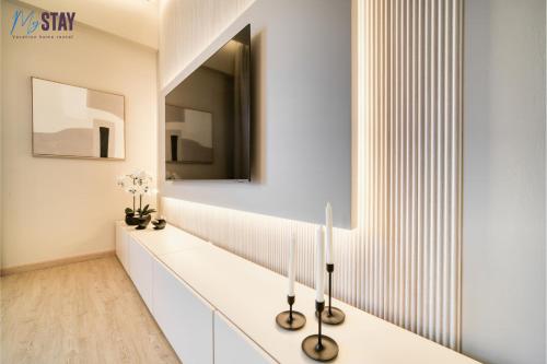 Luxurious 1BR Blvd Central Tower - image 11