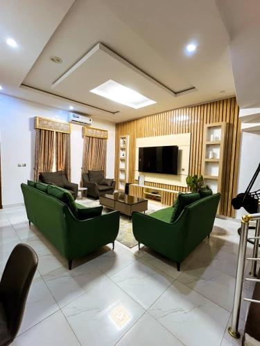 Zorah's House & Luxury Apartment