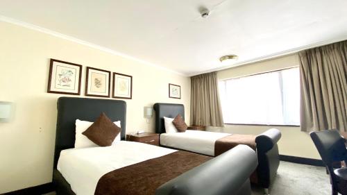 2 twin beds