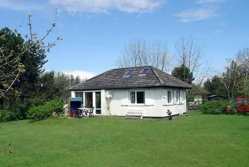 Strandhaus mit Kaminofen Bungalow in Goting, Deutschland
