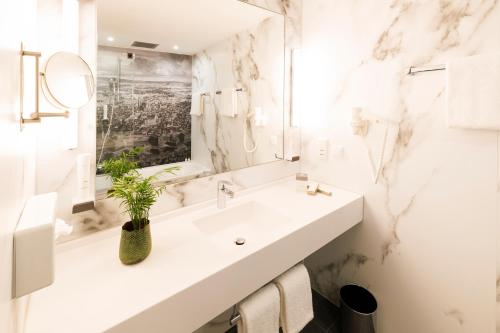 Superior Double Room image 2