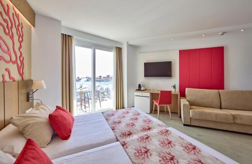 room detail thumbnail 1