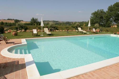 One-Bedroom Apartment with Pool View