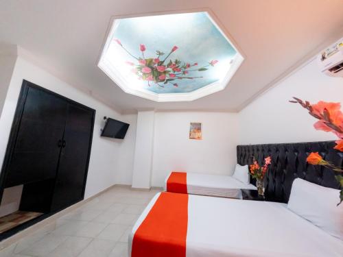 Standard Double Room image 4