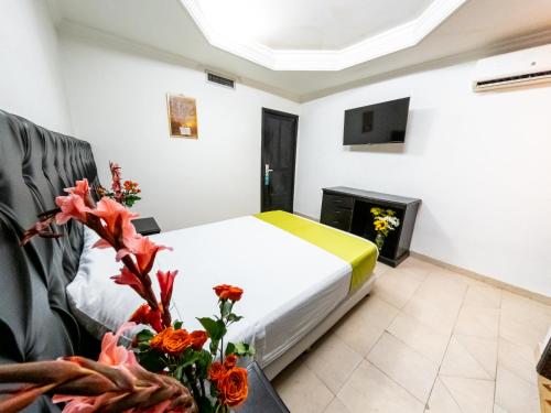 Standard Double Room image 3