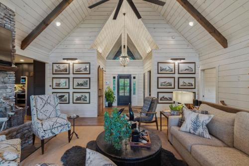 Gaga Heights in Blue Ridge, USA