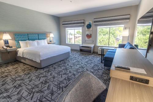 Hampton Inn & Suites Denton - image 14