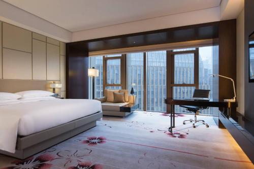 Garden View Room image 7