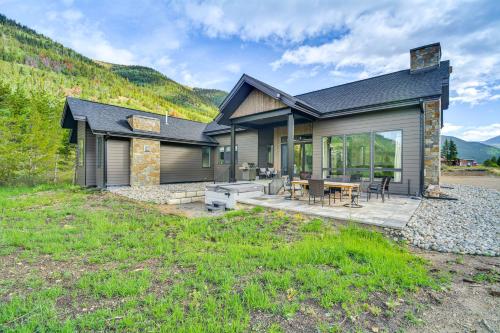 Leadville Retreat with Hot Tub and Mountain Views in Leadville, USA