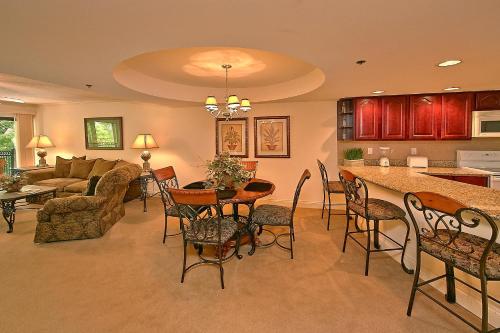 Gatehouse Condos - 106 Holiday home - image 13