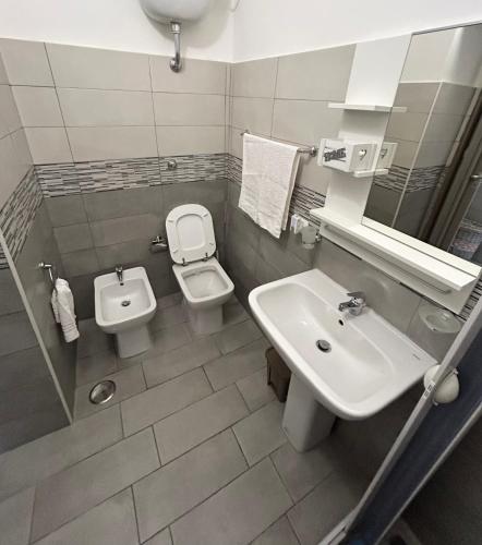 Душ, Lemuel Home in Меліто ді Наполі