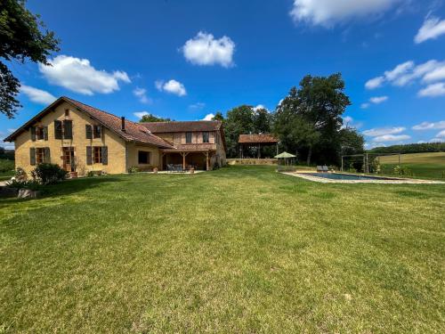 Maison Puchouaou gite 12 personnes gîte à louer Montesquiou