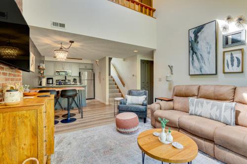 Lovely Townhome with Loft 4 Mi to Lake Galena! - image 9