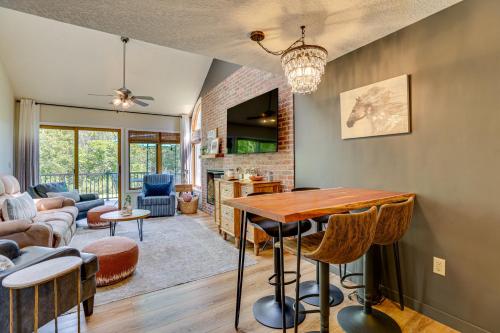 Lovely Townhome with Loft 4 Mi to Lake Galena! - image 10