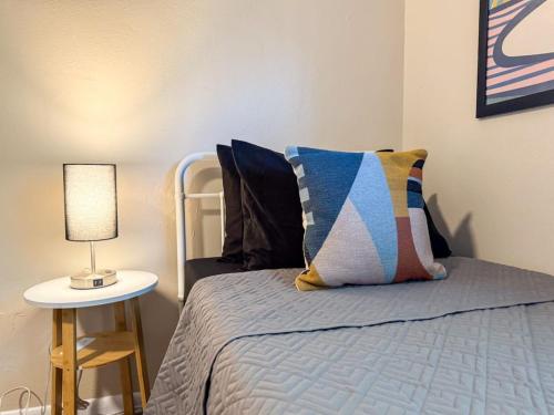 6 Beds plus Sofa Bed Sleeps 8 Spacious Crew Housing detail