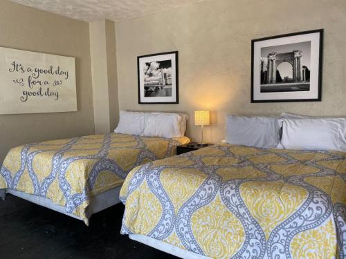 Dayton with 5 Beds Sleeps 10 2 Bedrooms plus WIFI, Dayton (foto 3)