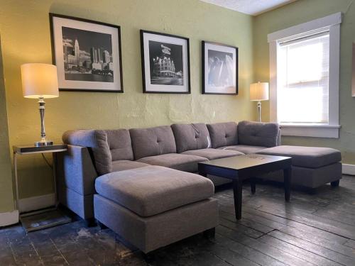 Dayton with 5 Beds Sleeps 10 2 Bedrooms plus WIFI, Dayton (foto 6)