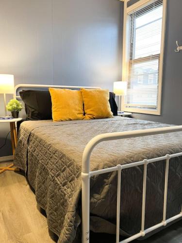 Spacious 3 Bedroom with 7 beds plus Sleeps up to 10 thumb 4