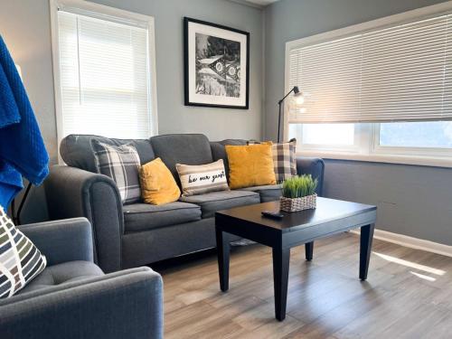 5 BR, 10 Beds, Sleeps 14, Large Off-Street Parking near Indiana Farmers Coliseum