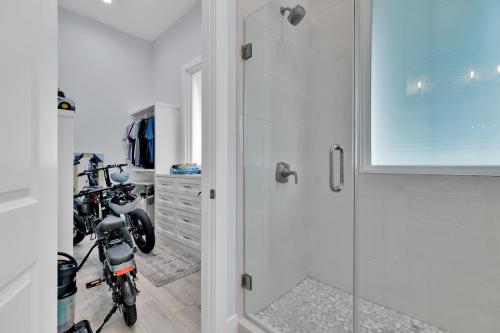Three-Bedroom House image 10