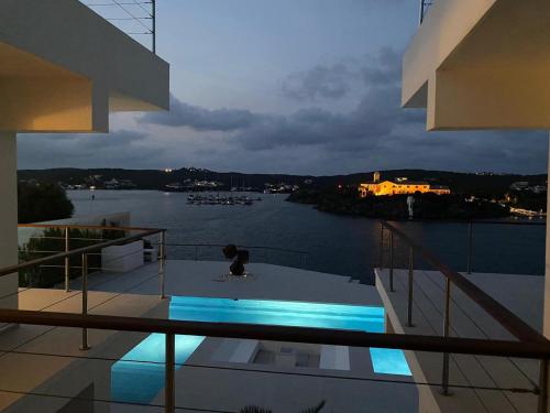 Hastinapura, acceso directo al mar in Es Castell