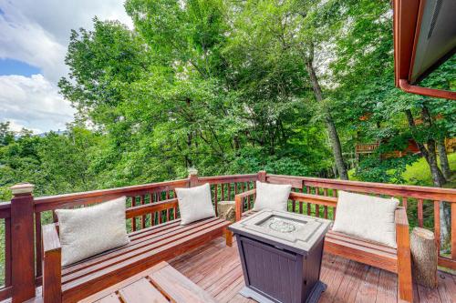 Spacious Home with Deck 1 Mi to Otter Falls! in Seven Devils, USA