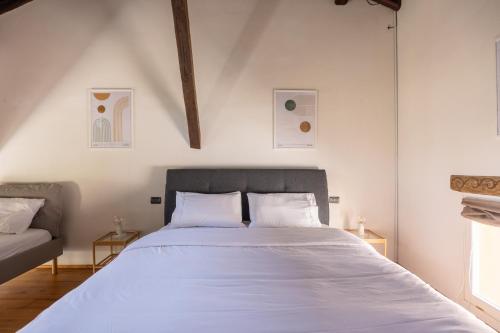 Dimora De' Poeti - 250 Square Meters Attic with Jacuzzi, Bologna