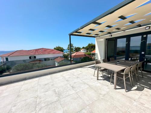 Beautiful new PalmTree Apartments in Vir