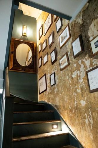 The Gas Lamp Hotel - Tesla Room in Philadelphia, USA